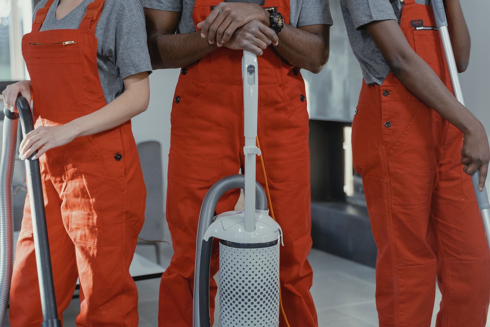 Professional cleaning crew – Herk's Services Dayton